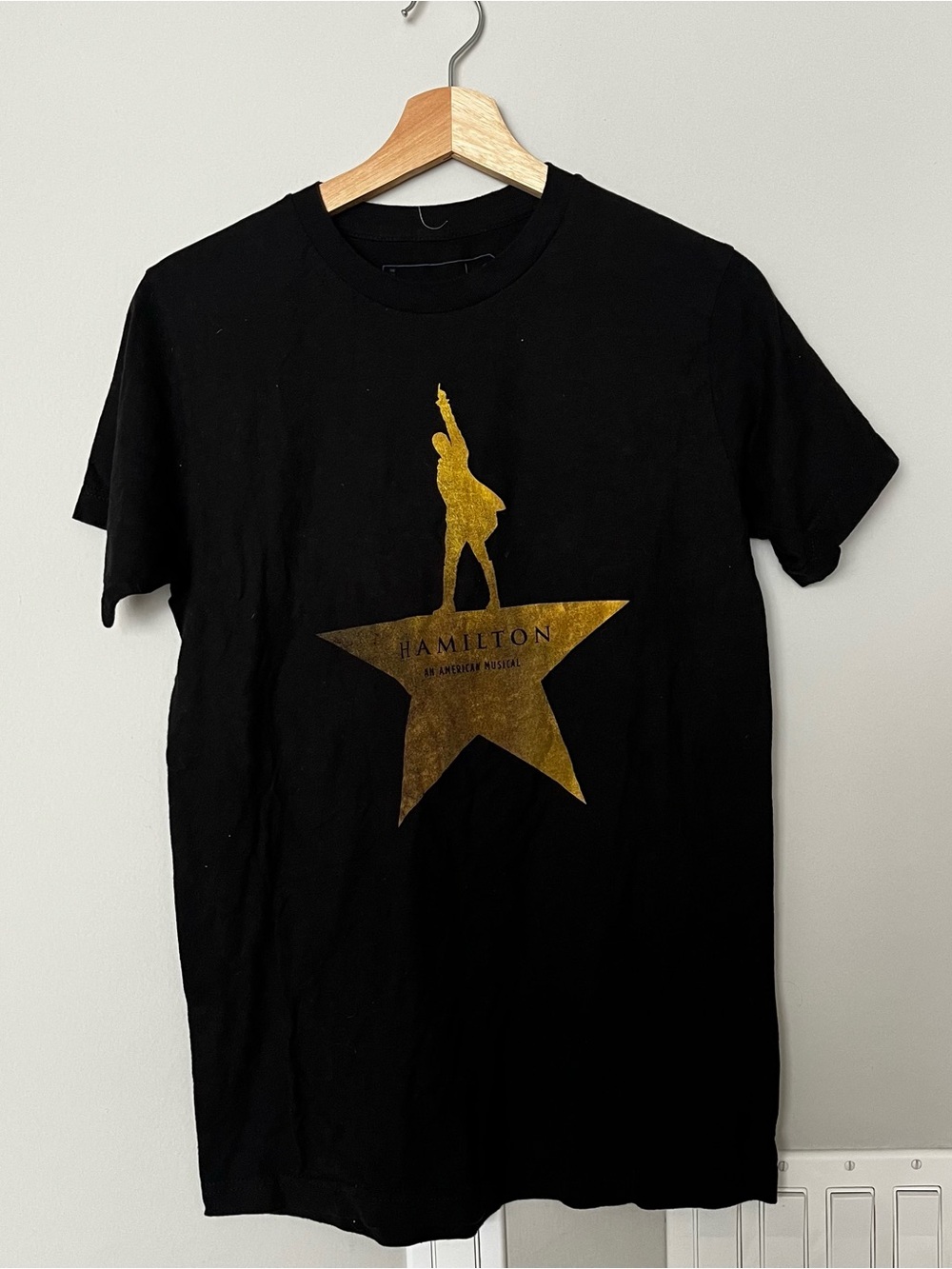 Hamilton T-shirt Small + Stickers!